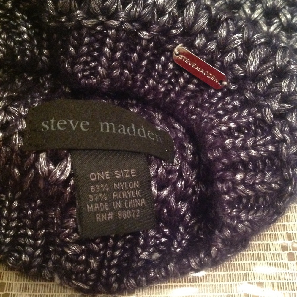Steve Madden Pom Pom hat - Picture 8 of 8